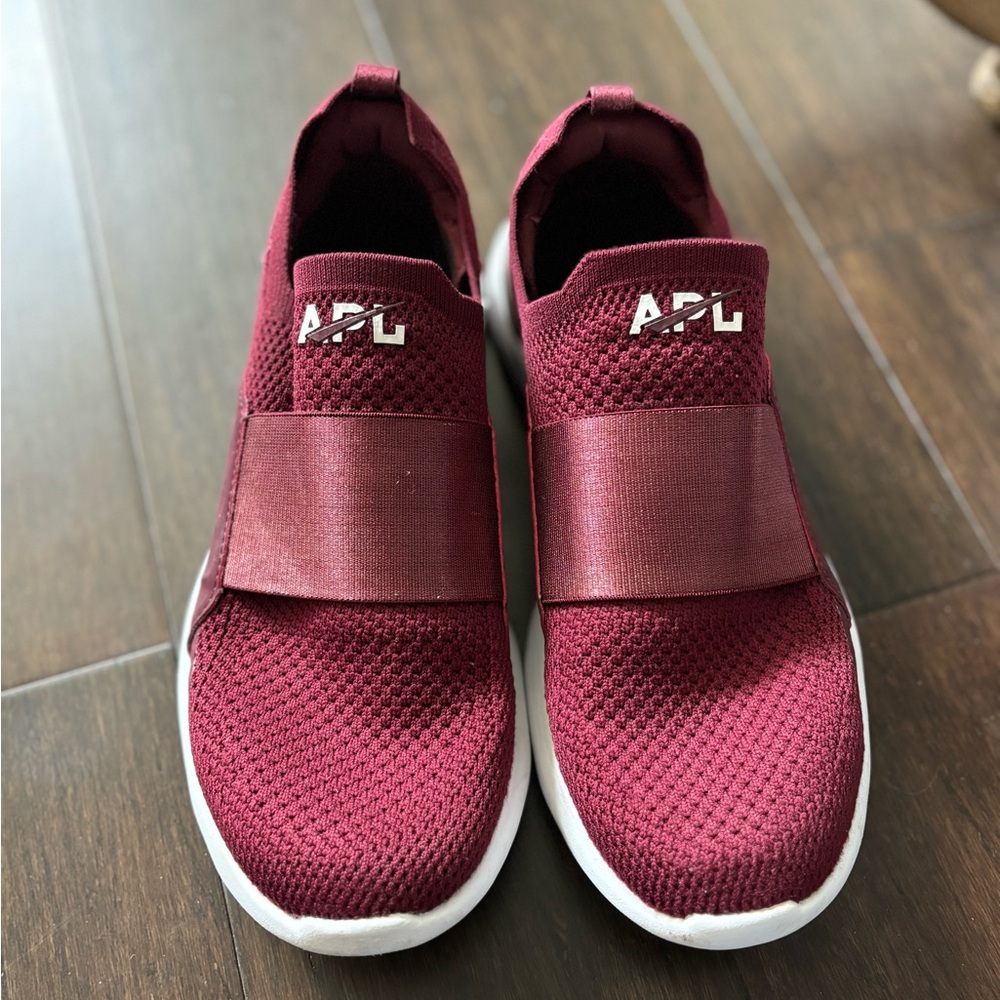 APL SNEAKERS